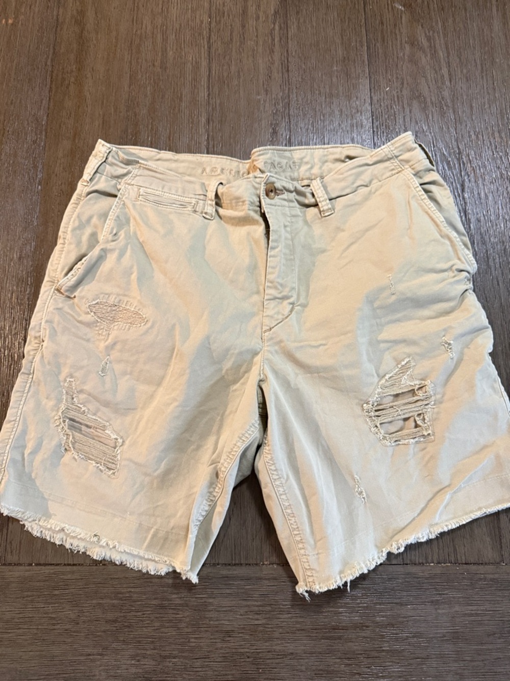 American Eagle Outfitters Men’s Distressed Cream Cargo Shorts